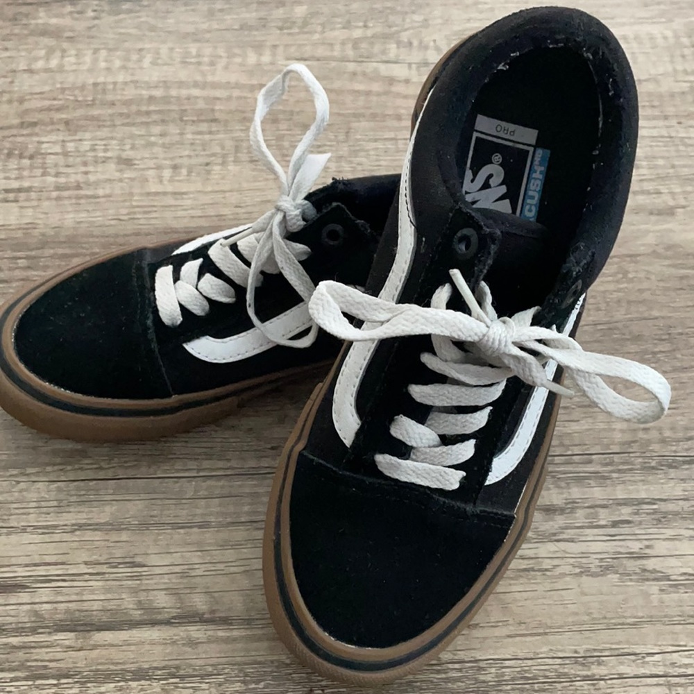 VANS. Black with gum bottom men’s size 4 vans pro ultracush shoes